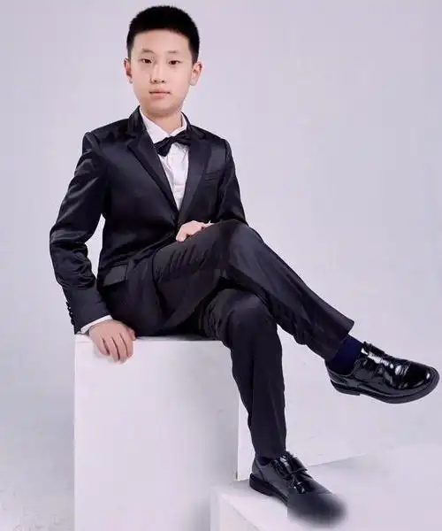 林大竣近照:虽然一看就像爸爸但就是比爸帅_网易订阅