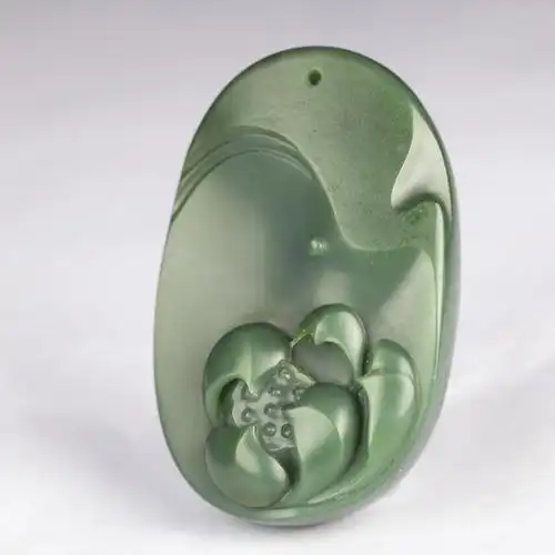 苏州玉雕名家任永辉 新疆和田玉籽料 荷花36.2g