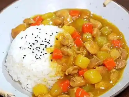 咖喱饭怎么做视频教程_正宗日式咖喱饭的做法视频_咖喱饭怎么做呀