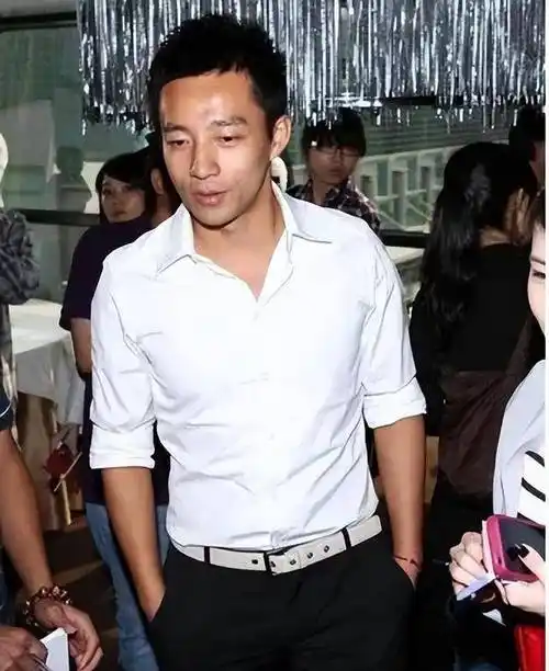 "恶少"王烁:睡遍娱乐圈女星,掌掴继母王艳,枪指刘涛老公王珂_周迅_牛