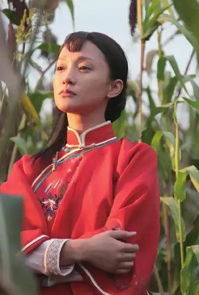 剧版《红高粱》热播 巩俐铁粉挑剔新九儿