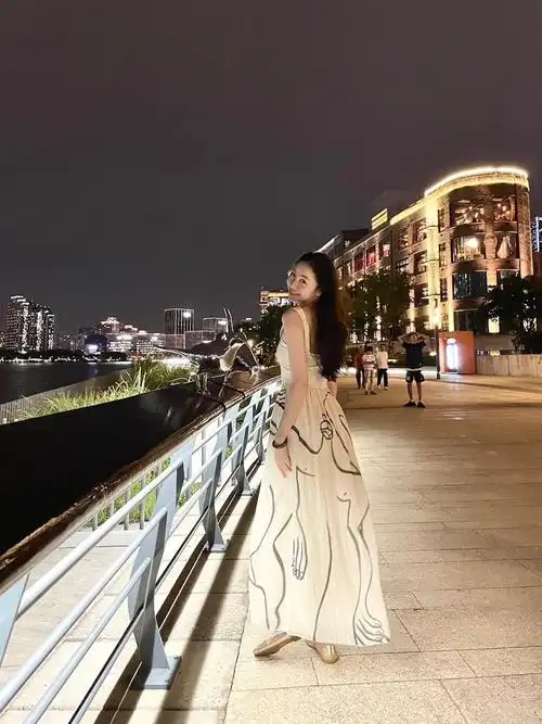 霍尊"被"官宣恋情了?陈露晒出两人的合照,郎才女貌挺养眼