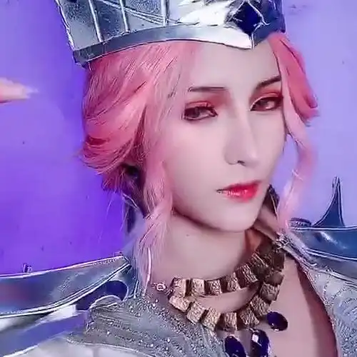 现在《斗罗大陆》也被改编成了真人版,演员也已经确定了