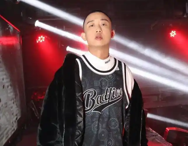 嘻哈歌手gai翻车了私聊女粉丝事件再发酵女方小号发文回应