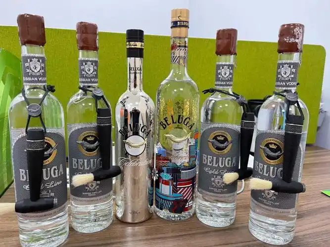 看到这个小鱼标,买的这个伏特加,入手几瓶俄罗斯白鲸伏特加,有专属