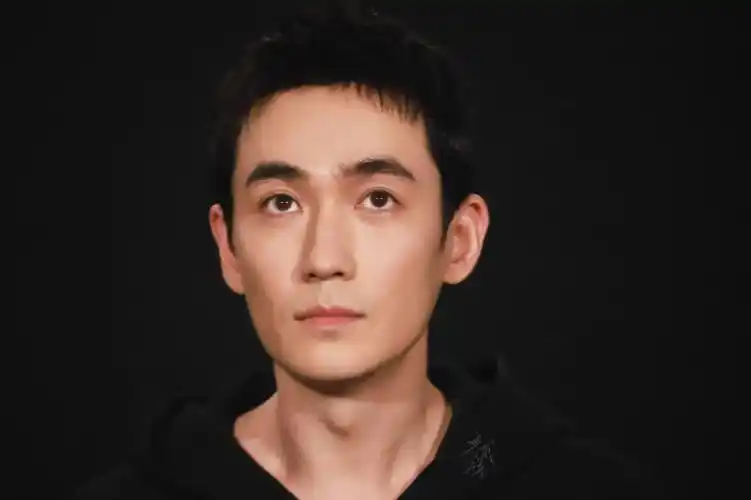 朱一龙骨相太优越了