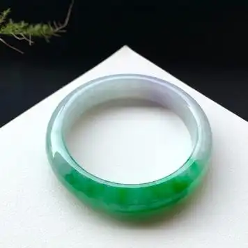 冰种翡翠的种类_玻璃种翡翠原石价格_翡翠手镯鉴定-