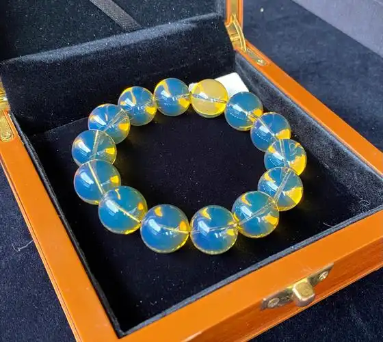 缅甸琥珀天空蓝珀