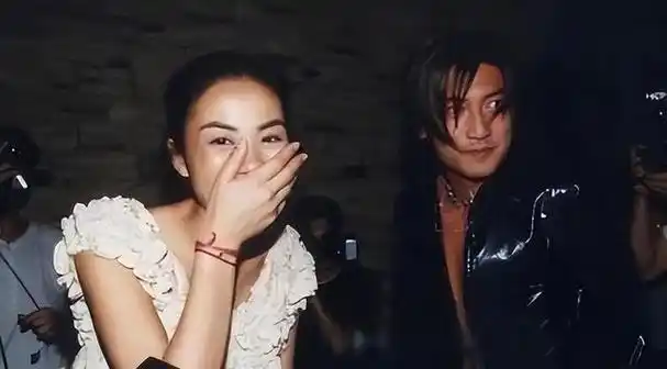 如今才明白谢霆锋对张柏芝不是喜欢而是深爱