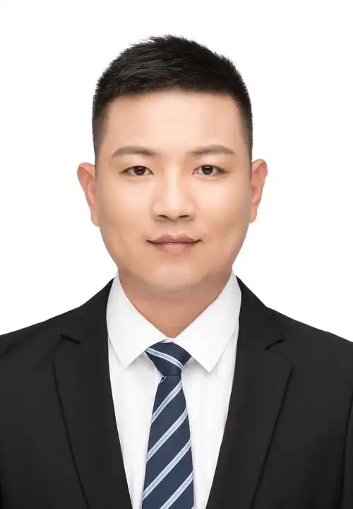 范凯华领导照片