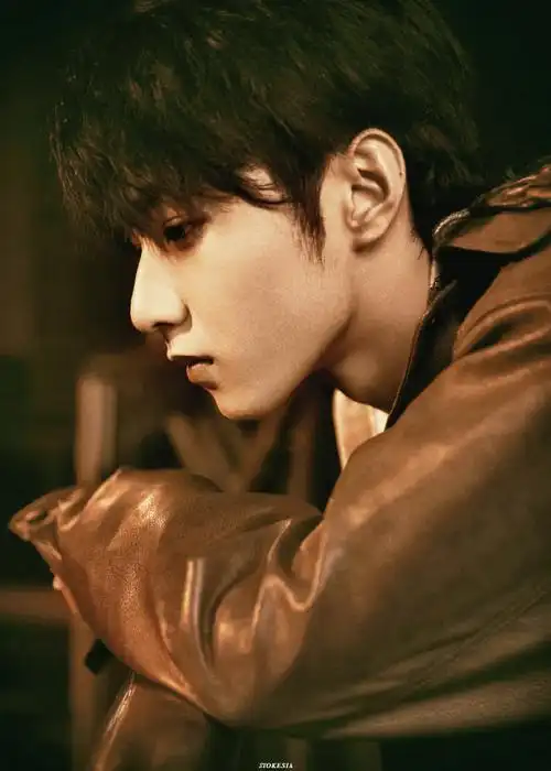 刘耀文夜色港风大片##时代少年团蜕变三周年