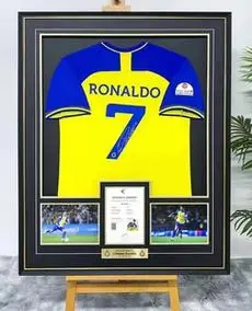 c罗签名球衣c罗亲笔签名球衣c罗亲签球衣沙特利雅得签名球衣梅西