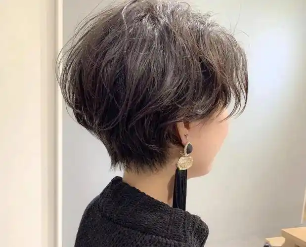 "纹理短烫发"30款_短发