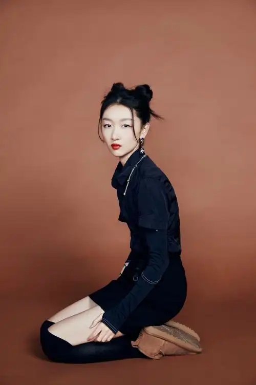 周冬雨灵动温柔性感图片写真69