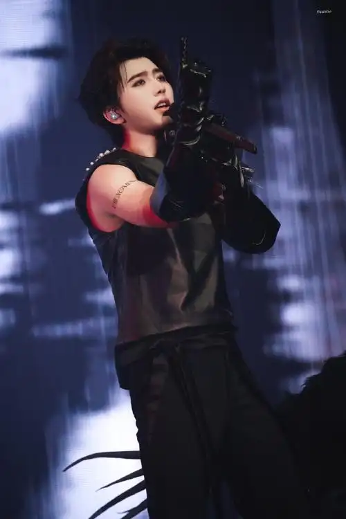 纹身贴好酷呀!哥哥的手臂我喜欢#蔡徐坤