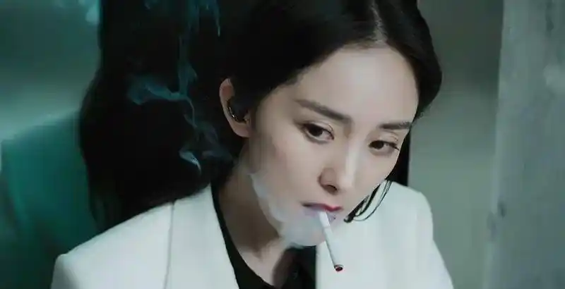 明星们抽烟是什么样?