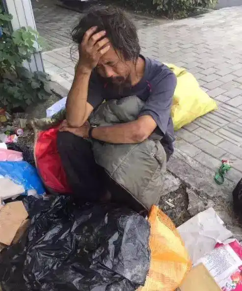 抖音网红乞丐疯子还是天才