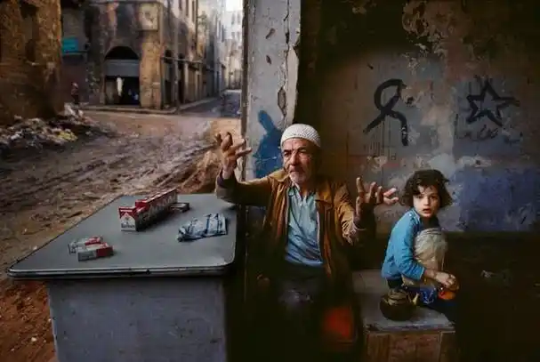 人文摄影传奇人物史蒂夫·麦凯瑞:捕捉震撼人类灵魂的摄影大师