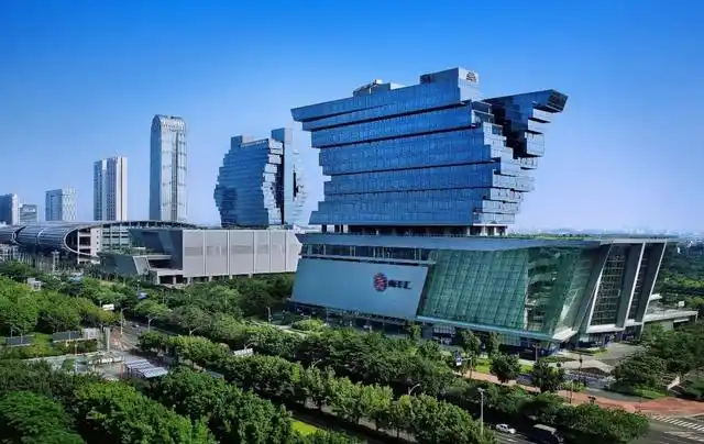 或缺的建筑,而想要从众多办公楼中脱颖而出,就需要有独特的造型和特色