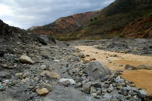 云南东川泥石流【组图】 - 老废的日志 - 网易博客