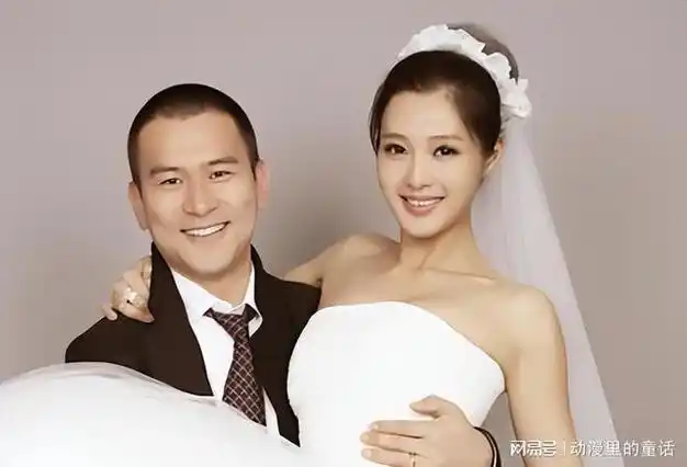 美女白庆琳:被公司雪藏,嫁硬汉徐僧生女,离婚后活成自己的老公