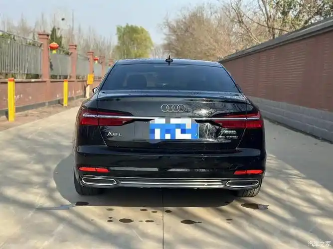 21年21款45奥迪a6l黑棕配色57万公里私家一手