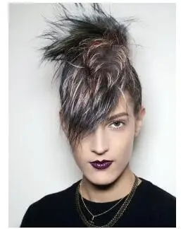 女士朋克卷发发型图片 个性女士朋克发型这样扎