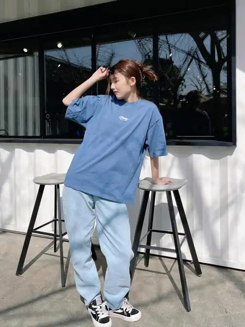 短袖都可以穿起来了呢像春天我就很喜欢这样清爽的蓝色系视觉上看起来