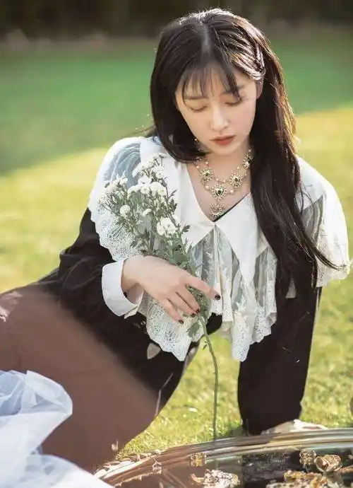 原创原创32岁阚清子美成初恋穿小黑裙清纯又温柔是恋爱的模样