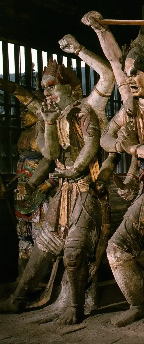 5米                   金                     步掷明王侧身像