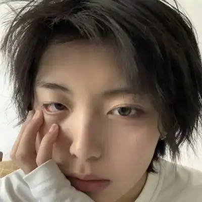 13岁男帅气阳光照片