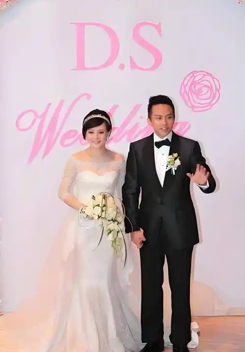 孙俪组建家庭乐队梦碎,与邓超14年的婚姻中,表面强势的她,才是被"拿捏