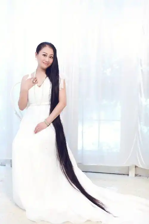 江西上饶17米长发女写真2