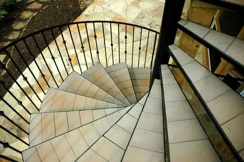 室外扇形踏步板楼梯装修效果赏析
