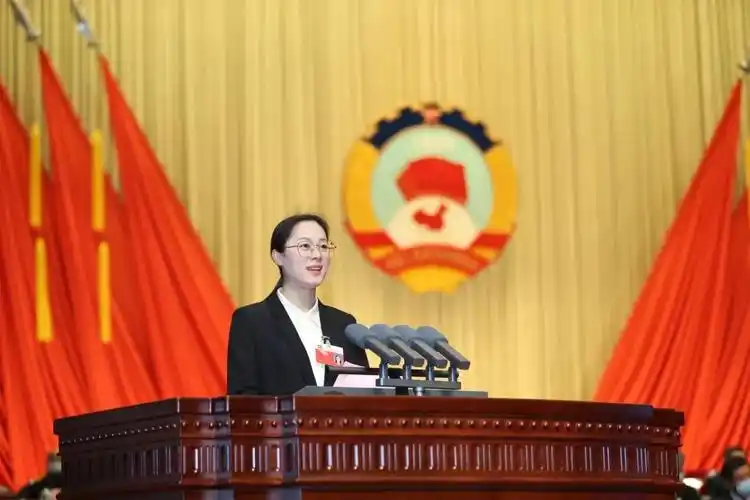 嵊州村嫂政协委员会客厅牵头人倪锦锦作为唯一县(市,区)政协代表,唯一