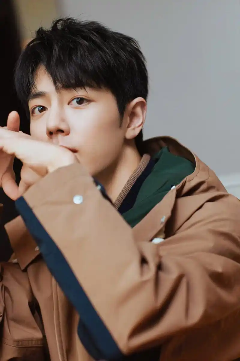 肖战高清壁纸头像(十)[庆祝]