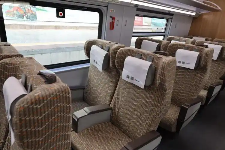 青岛首次绿巨人动车今起开跑