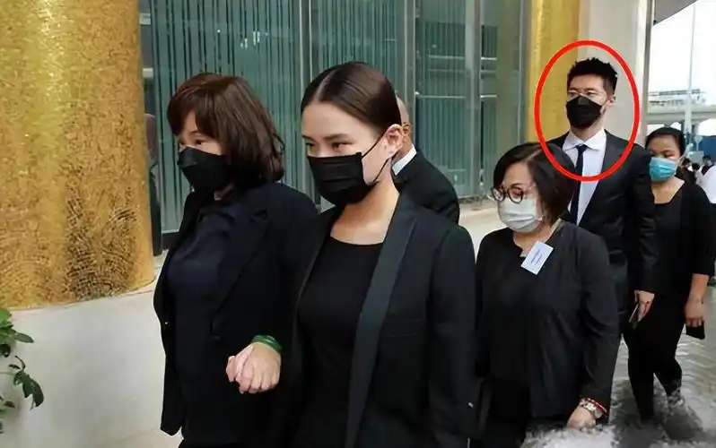 窦骁演员父母(何超莲与窦骁恋爱三年却迟迟不结婚) - 品度娱乐