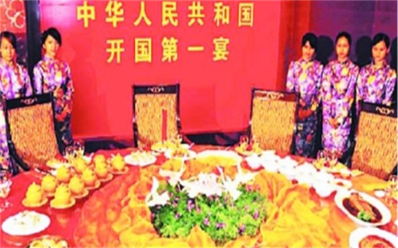 1959年人民大会堂国宴却有50名黑衣人藏在天花板上这是为何