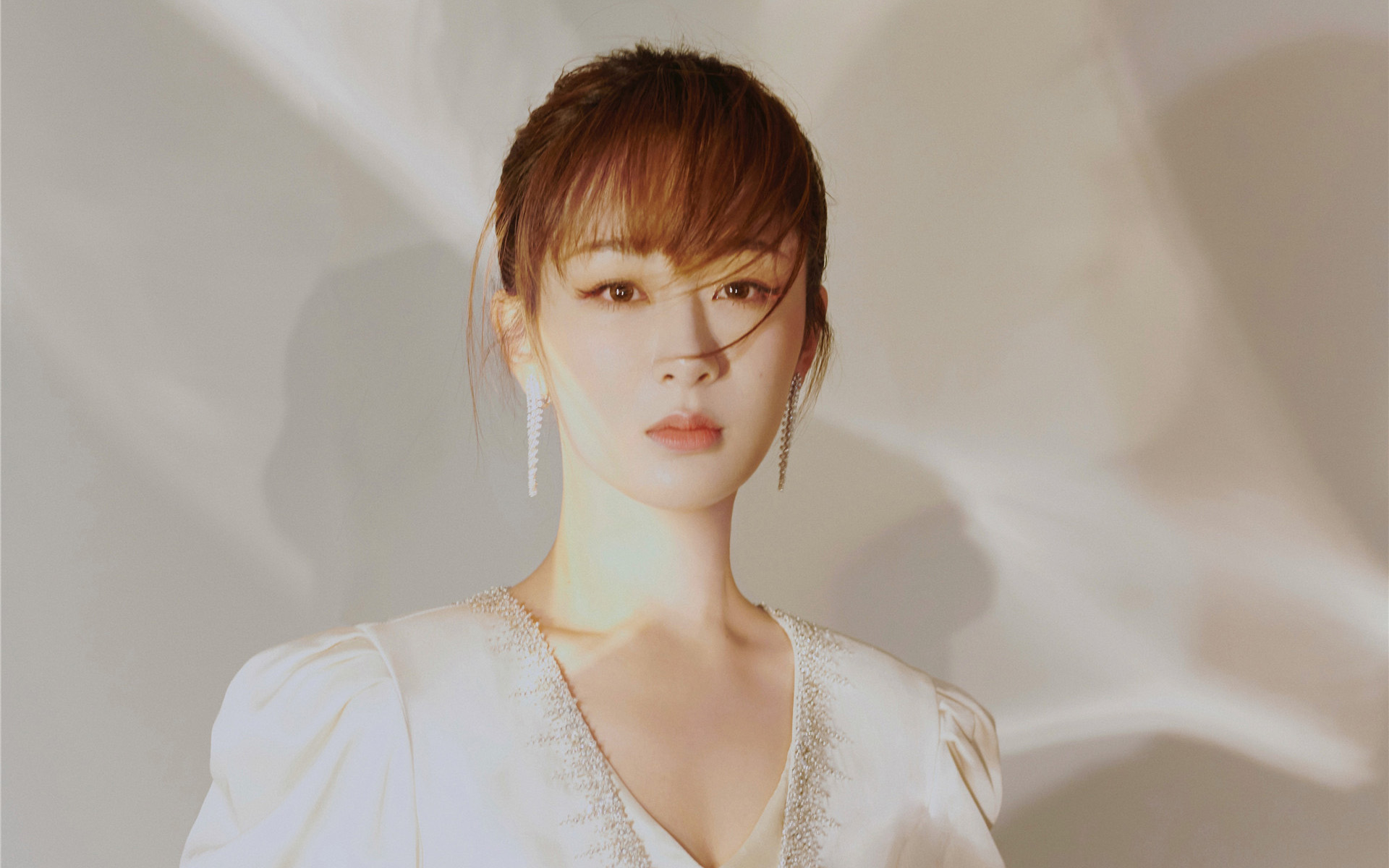 杨紫优雅浪漫写真图片桌面壁纸