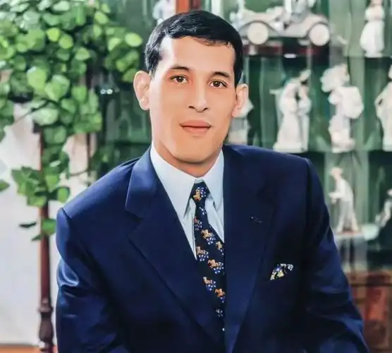 育坤家族本来就是泰国古老的贵族,当年普密蓬