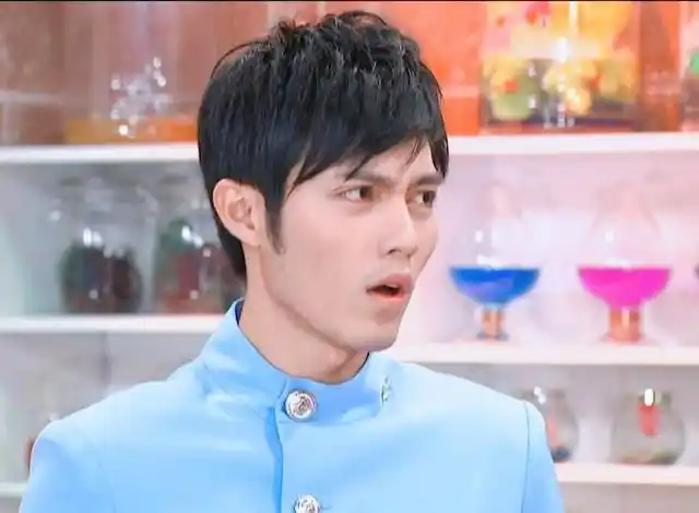 萌学园素材抱图关注