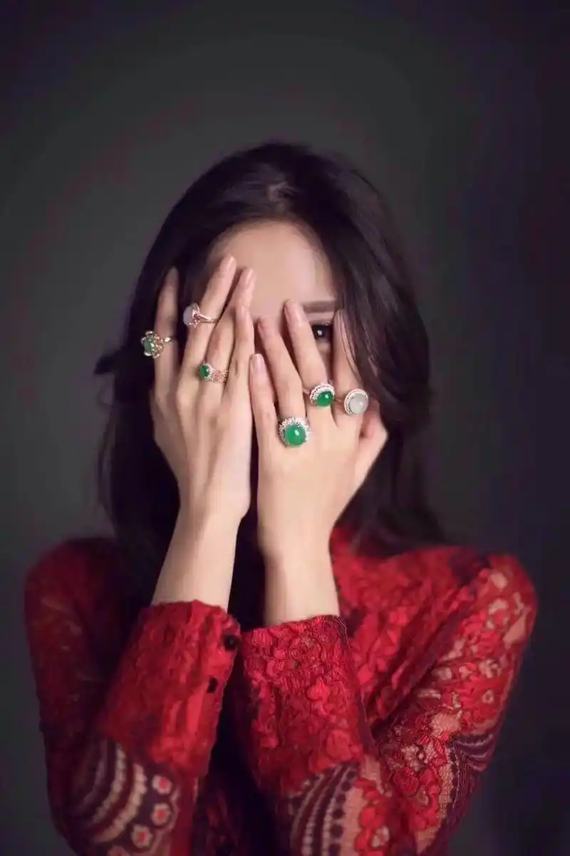 女人戴翡翠给人感觉?为什么值得每个女人都向往