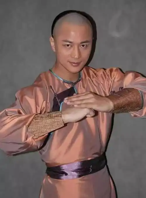 好久不见还记得刁蛮公主的司徒剑南吗他现在长这样