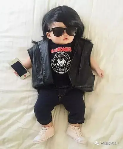 这个肉嘟嘟的小北鼻刷爆朋友圈!光靠睡觉睡成了小网红,萌化啦!