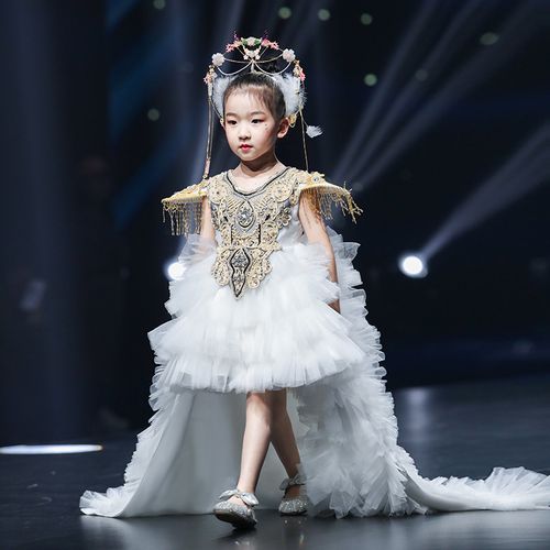 女童走秀礼服2022新款儿童公主裙模特t台国潮风演出服大拖尾高端