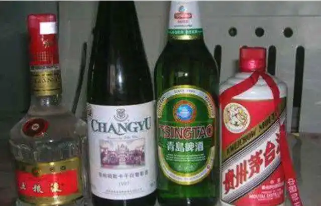 喝一斤白酒相当于多少瓶啤酒看完就明白了以后可不敢喝这么多