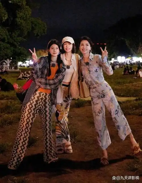 45岁刘涛日常穿搭有多"壕"?别看朴素不起眼,套套不低于五位数