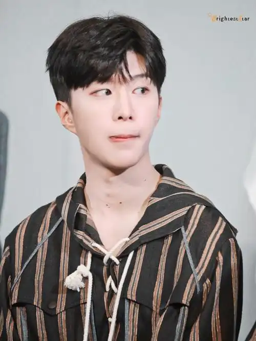 2019范丞丞泰国曼谷巡演记者会_高清图片大全-爱豆app