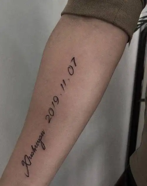 字母纹身图片_手臂花体字纹身图案